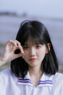 摸进她的内裤里疯狂揉她动视频